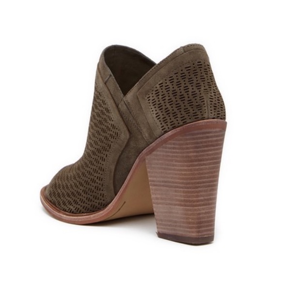 Vince Camuto Tornado 01 Karini Booties - Picture 4 of 13